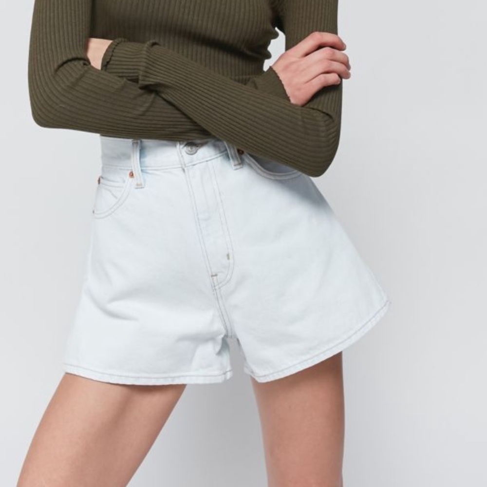Levi’s High Waisted Wide Leg Short